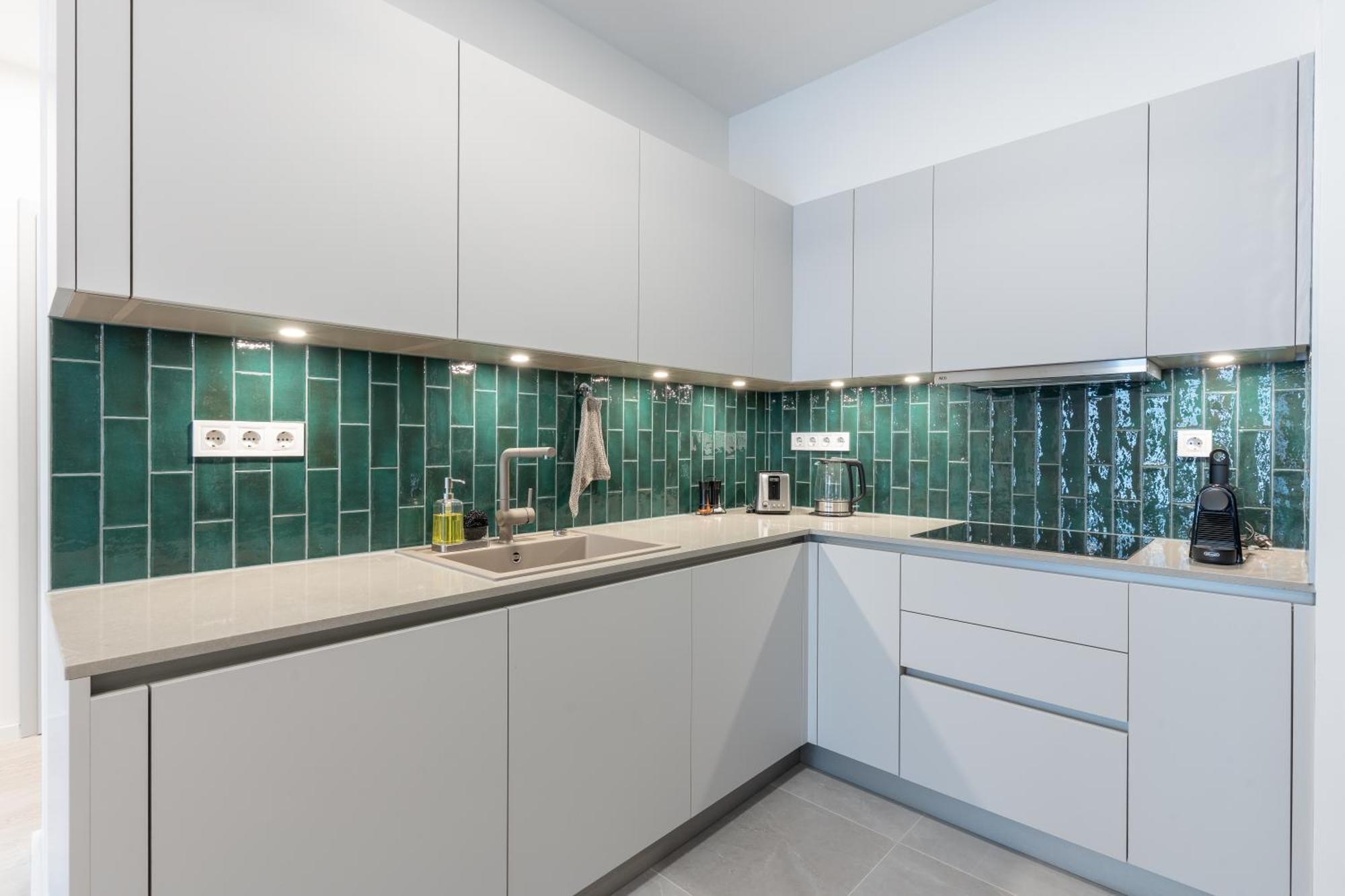Chloe's Luxury & Ev Charger & Free Private Parking Apartament *