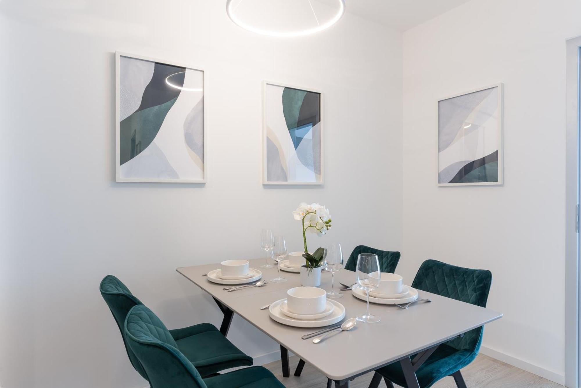 Chloe's Luxury & Ev Charger & Free Private Parking Apartment Budapest