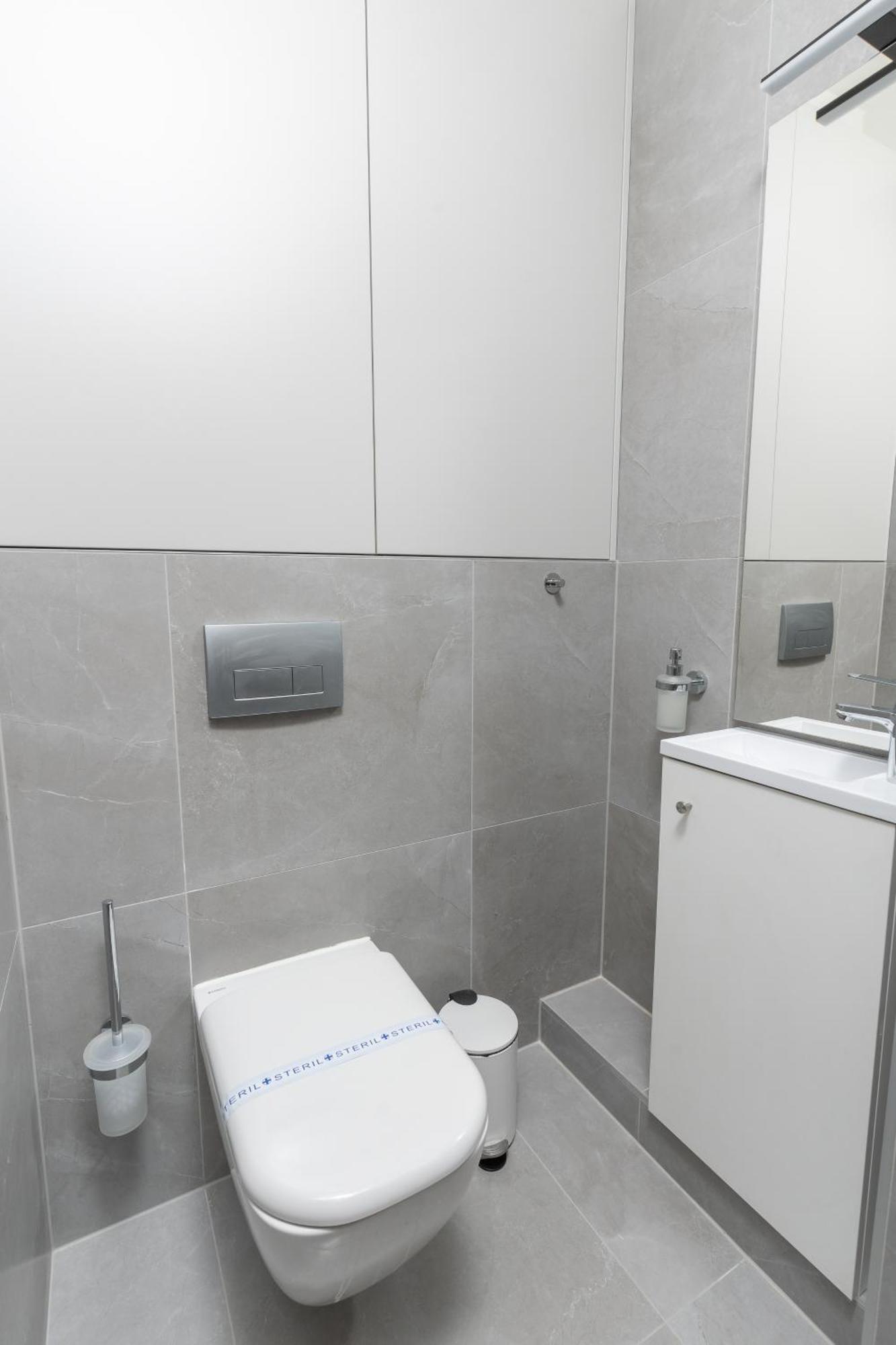 Chloe's Luxury & Ev Charger & Free Private Parking Apartment Budapest