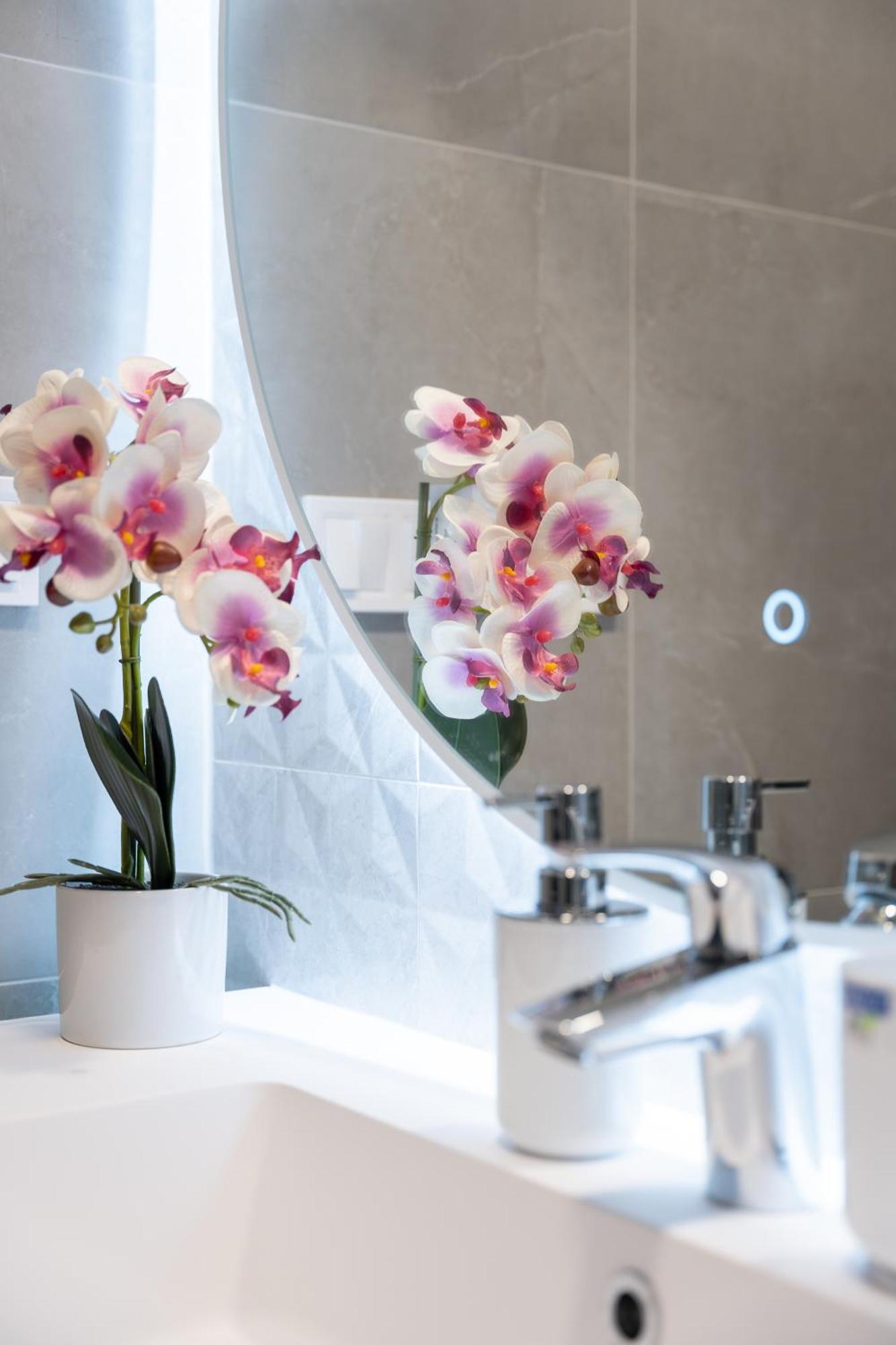 Apartment Chloe's Luxury & Ev Charger & Free Private Parking